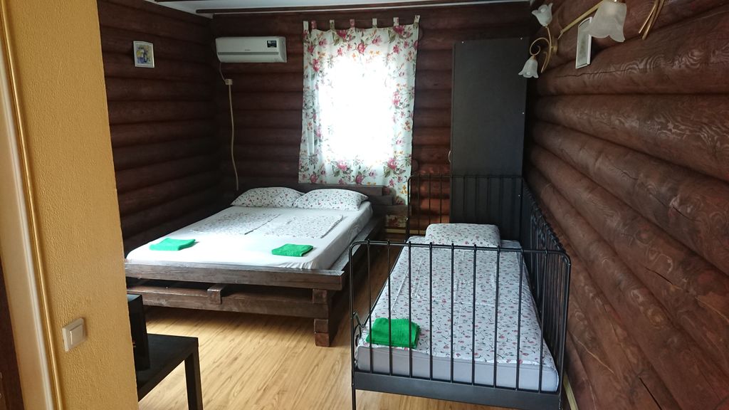 Трёхместный номер в деревянном доме на 2 м этаже