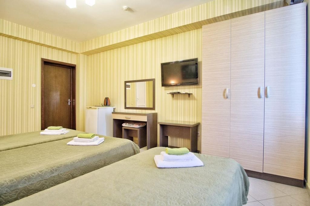 Трёхместный номер стандарт без балкона