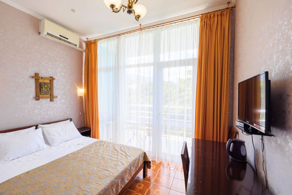 Двухместный номер с 1 кроватью Эконом» (I-категория) (с двуспальной кроватью)