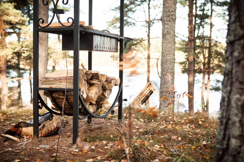 индивидуальный мангал у каждого финского коттеджа (угли, шампура и прочие расходники можно купить у администратора )