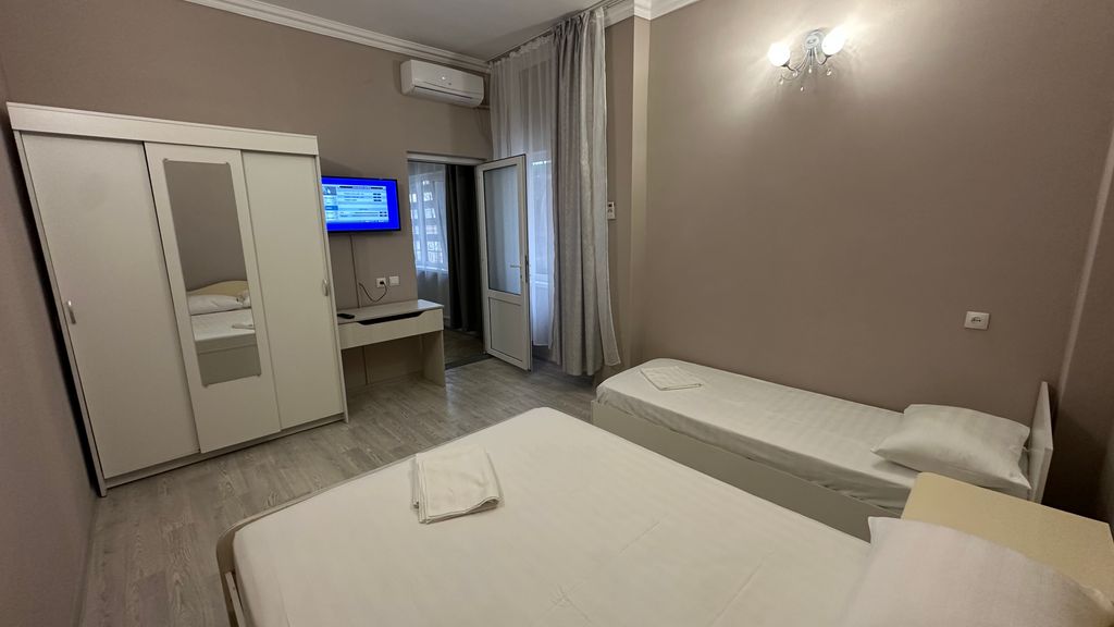 Апартаменты двухкомнатный с кухней