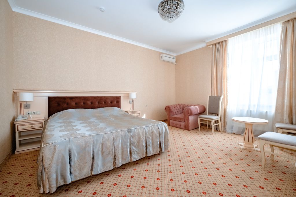 Четырёхместный номер Люкс