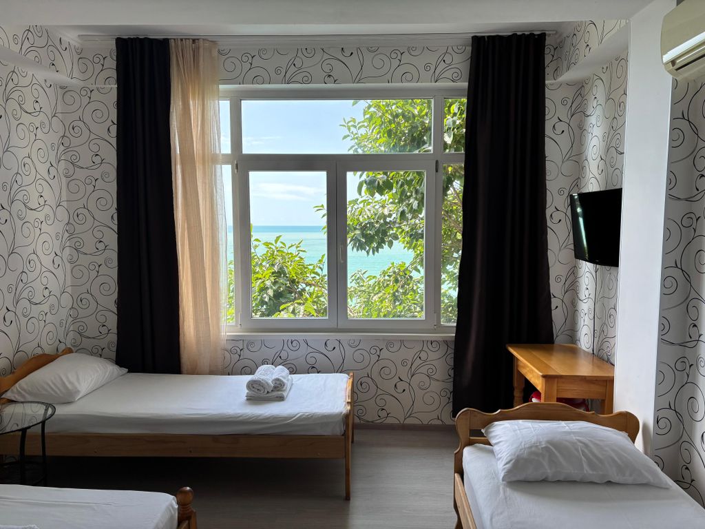 Четырёхместный номер с видом на море