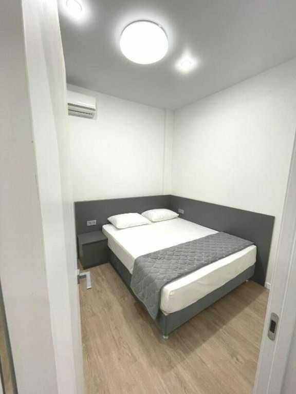 Двухместный с 1 кроватью и диваном