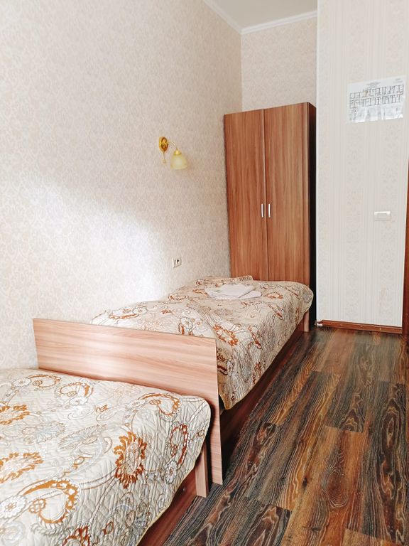 Трёхместный номер с отдельными кроватями