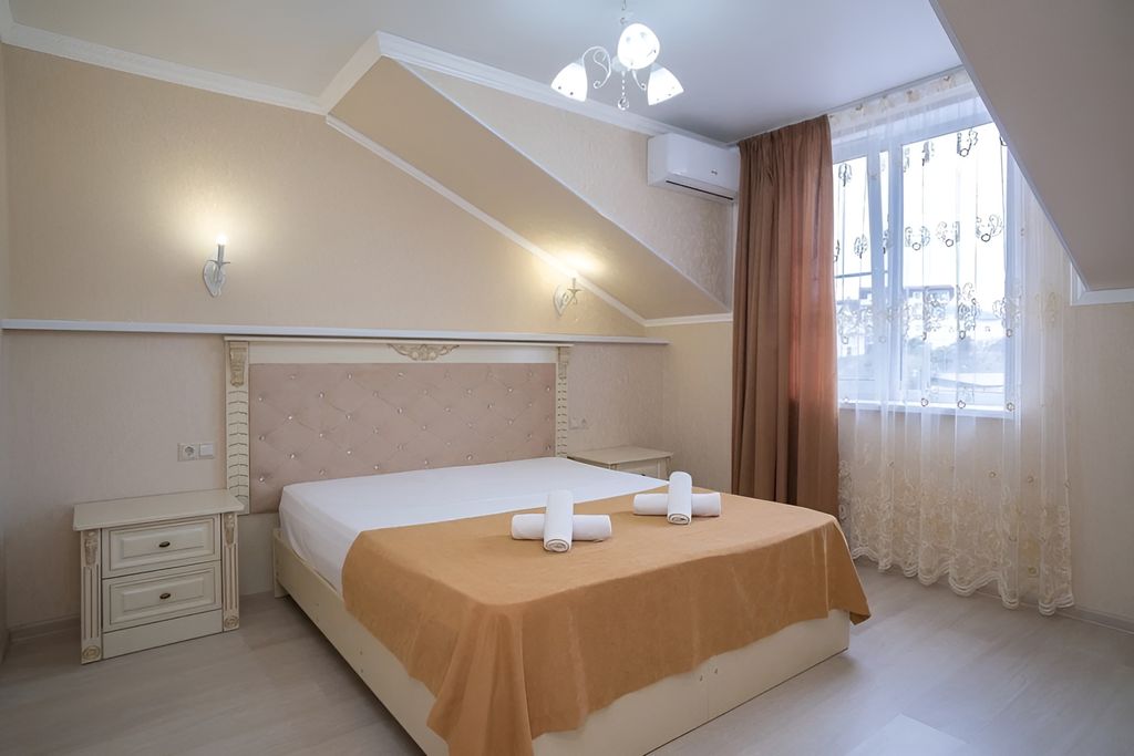 Четырёхместный номер полулюкс без балкона двухкомнатный