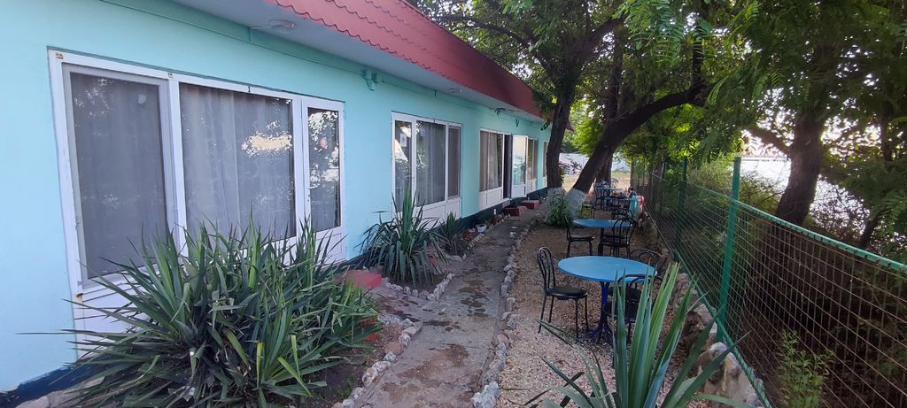 Трёхместный номер стандарт с видом на море