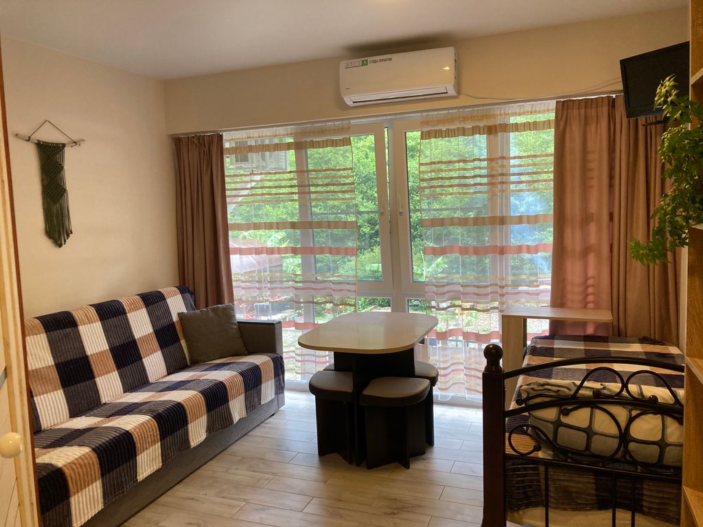 Трёхместный номер стандарт с видом на горы