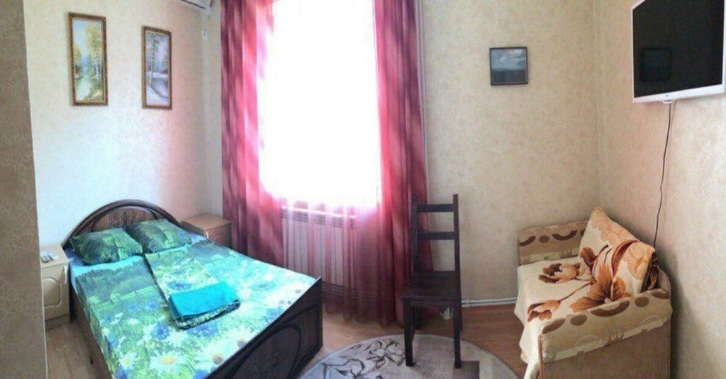 Трёхместный номер со всеми удобствами и видом на горы