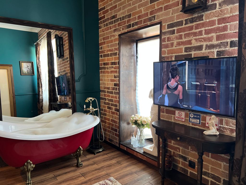 Двухместный с 1 кроватью Ретро с ванной в комнате