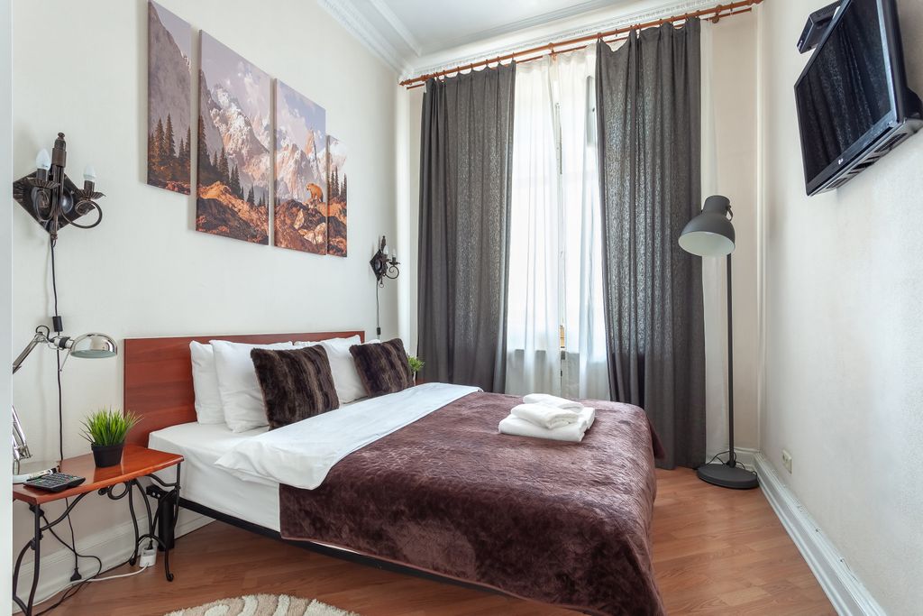 Апартаменты улучшенные с 2 спальнями и балконом