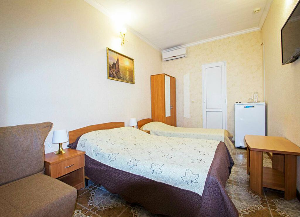 Трёхместный номер с террасой