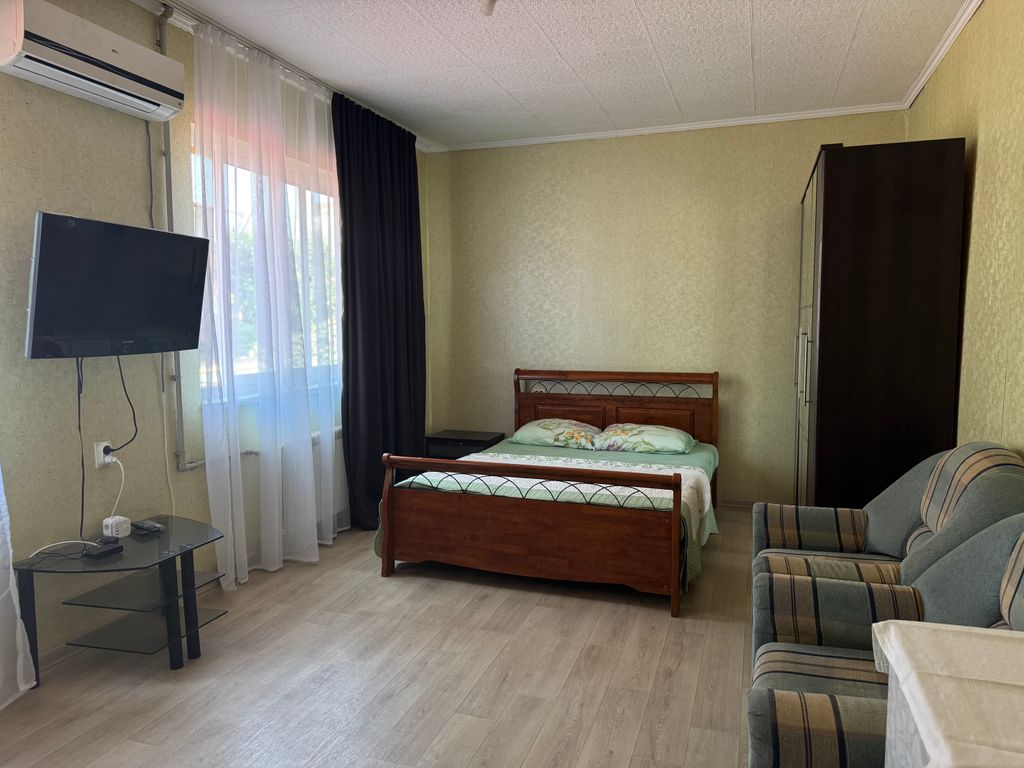 Семейный номер эконом с видом на город