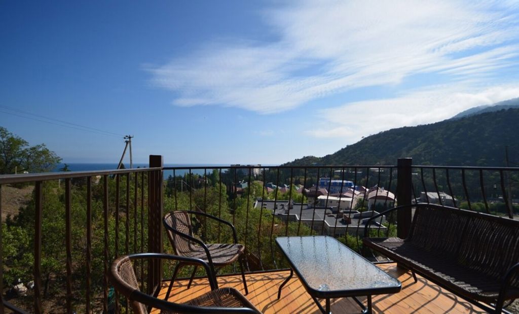 Семейный номер А (видовой) на море и горы