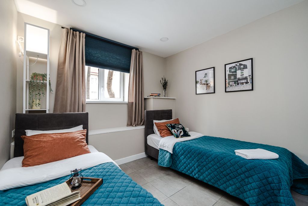 Двухместный номер с 2 отдельными кроватями эконом 1