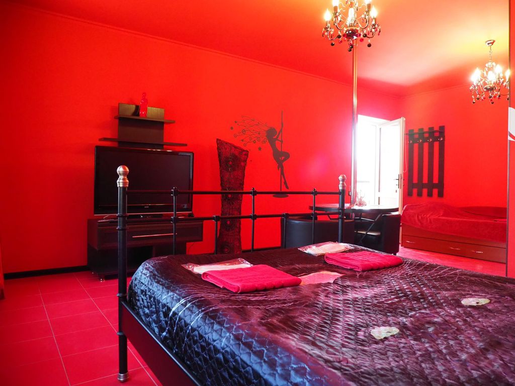 Двухместный номер с 1 кроватью RED room для двоих