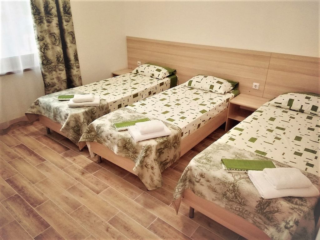 Трёхместный номер стандарт с террасой раздельные кровати или 2-я кровать+1-я кровать