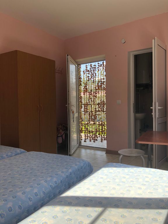 Трёхместный номер улучшенный с видом на горы