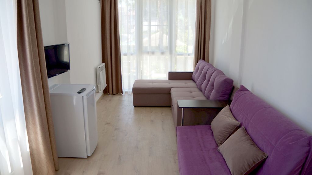 Четырёхместный номер стандарт с видом на город