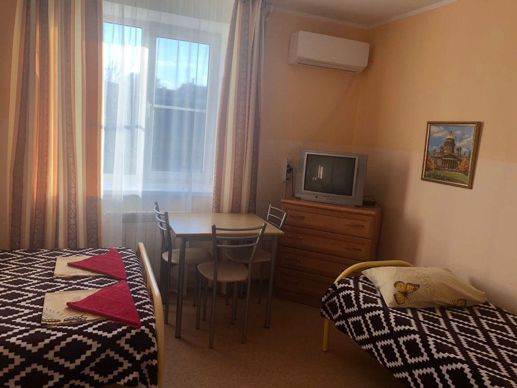 Трёхместный номер с кондиционером