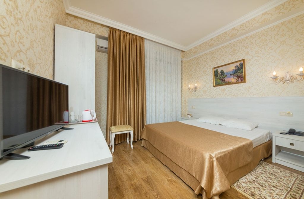 Двухместный номер с 1 кроватью Стандарт с маленьким окном