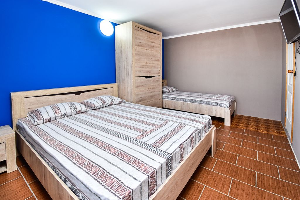 Трёхместный номер стандарт 2-3 этаж