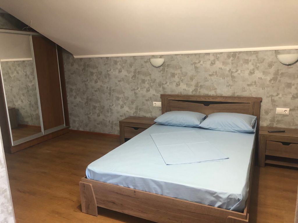 Трёхместный номер стандарт с видом на город