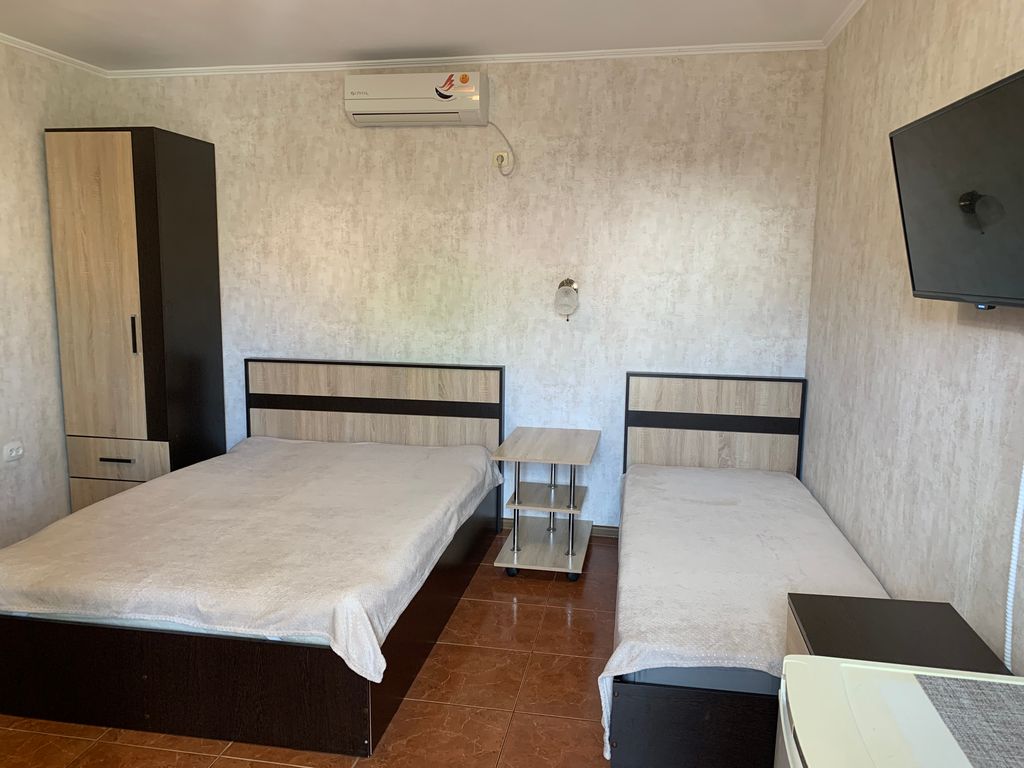 Четырёхместный номер стандарт с видом на горы