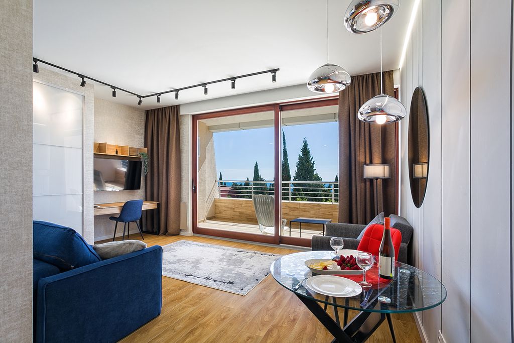 Апартаменты студия с видом на море