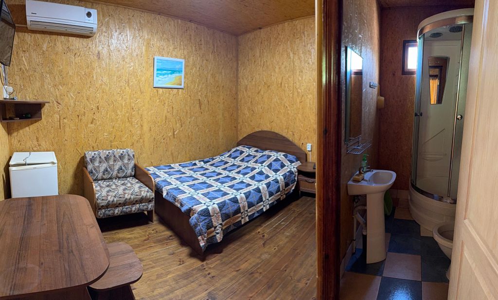 Двухместный номер с 1 кроватью деревянный домик