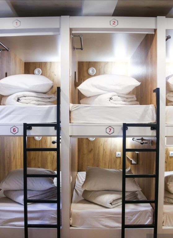 Многоместный мужской номер капсула