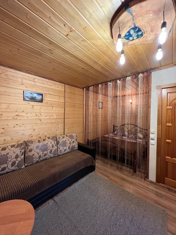 Трёхместный номер стандарт с видом на горы