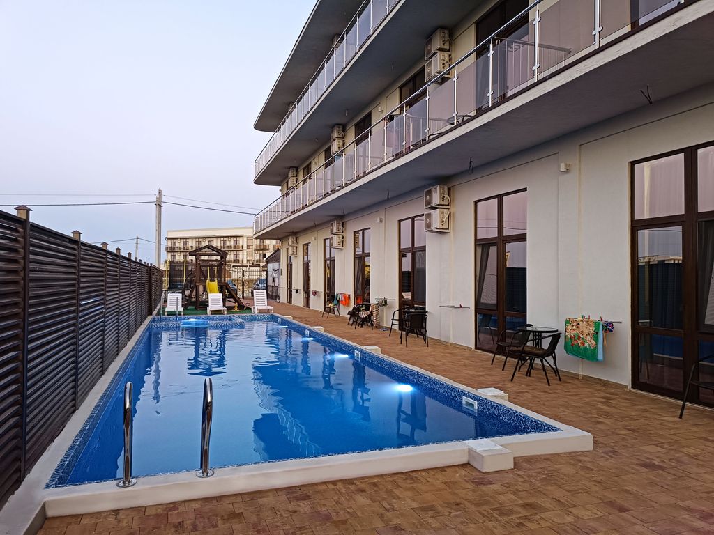 Двухместный номер с 2 отдельными кроватями двухкомнатный 4-х местный Luxe