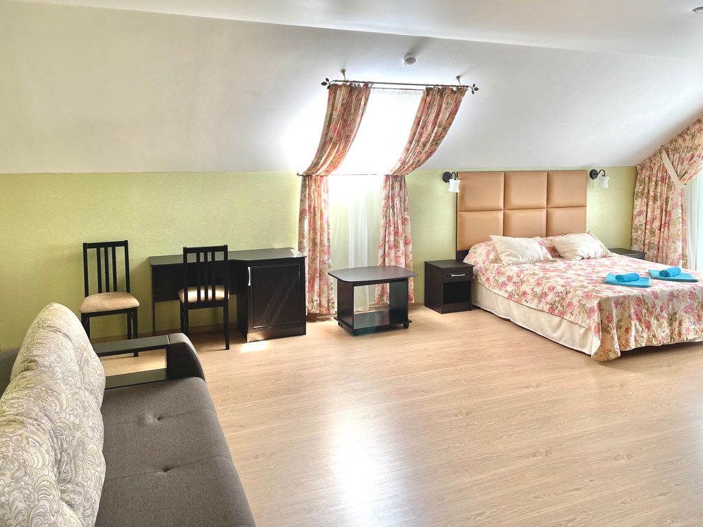 Семейный номер С мини кухней и балконом