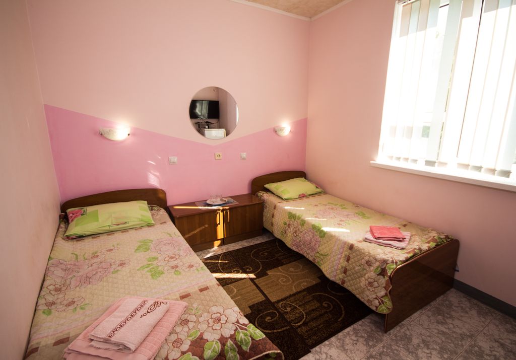 Двухместный номер с 2 отдельными кроватями № 1-3 и № 6-10