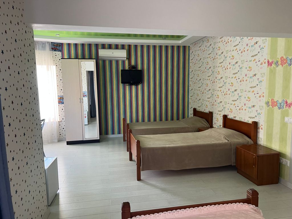 Трёхместный номер улучшенный с видом на море