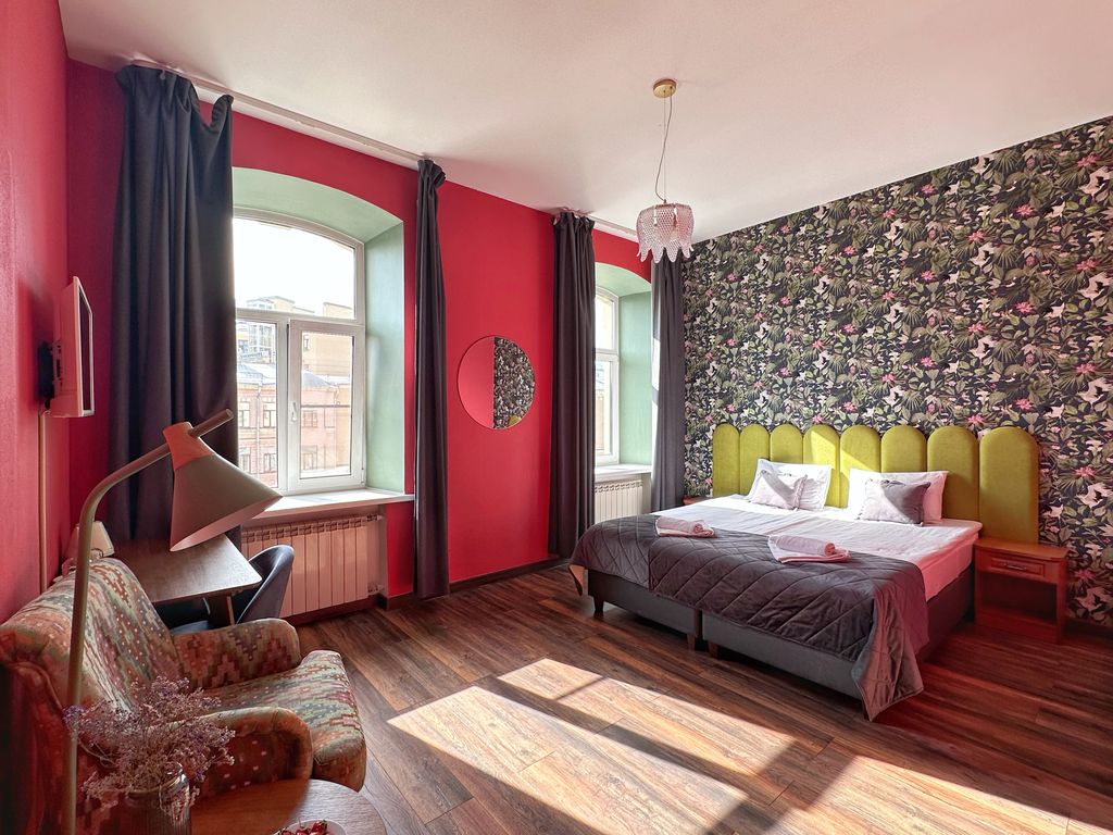 Двухместный номер с 1 кроватью комфорт с видом на канал Грибоедова с 1 большой или 2 раздельными кроватями