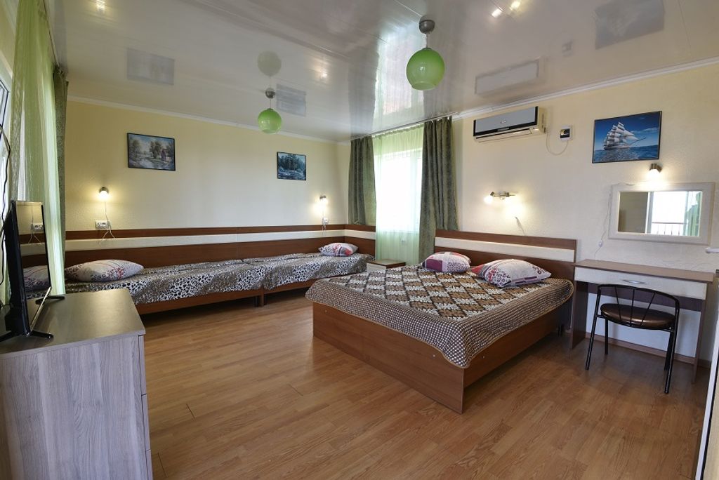 Четырёхместный номер улучшенный с видом на море