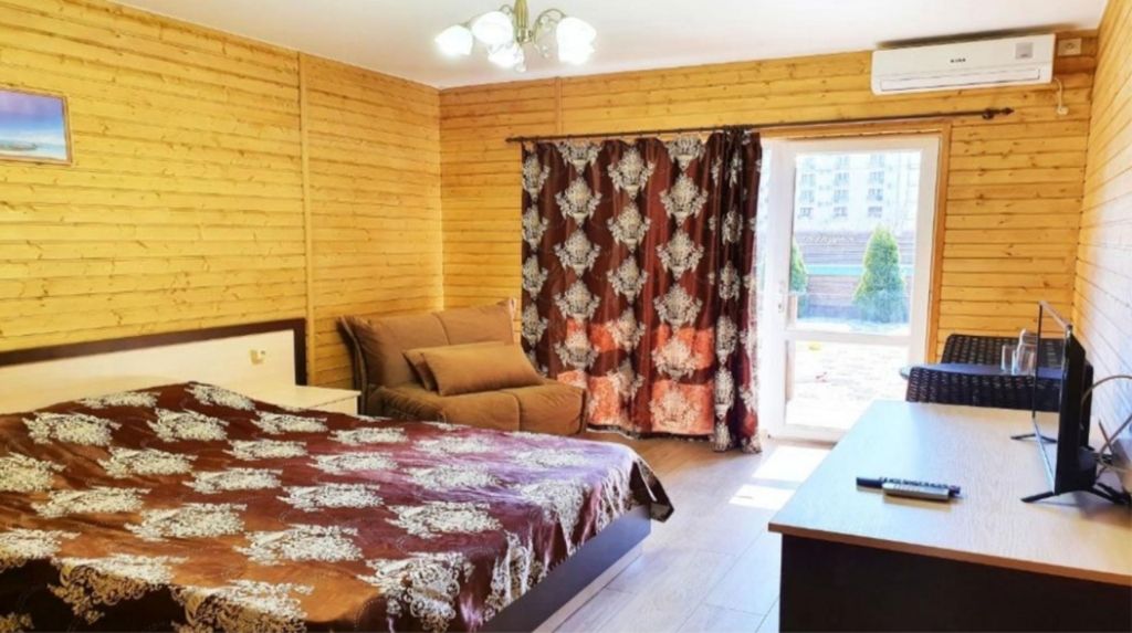 Трёхместный номер с террасой