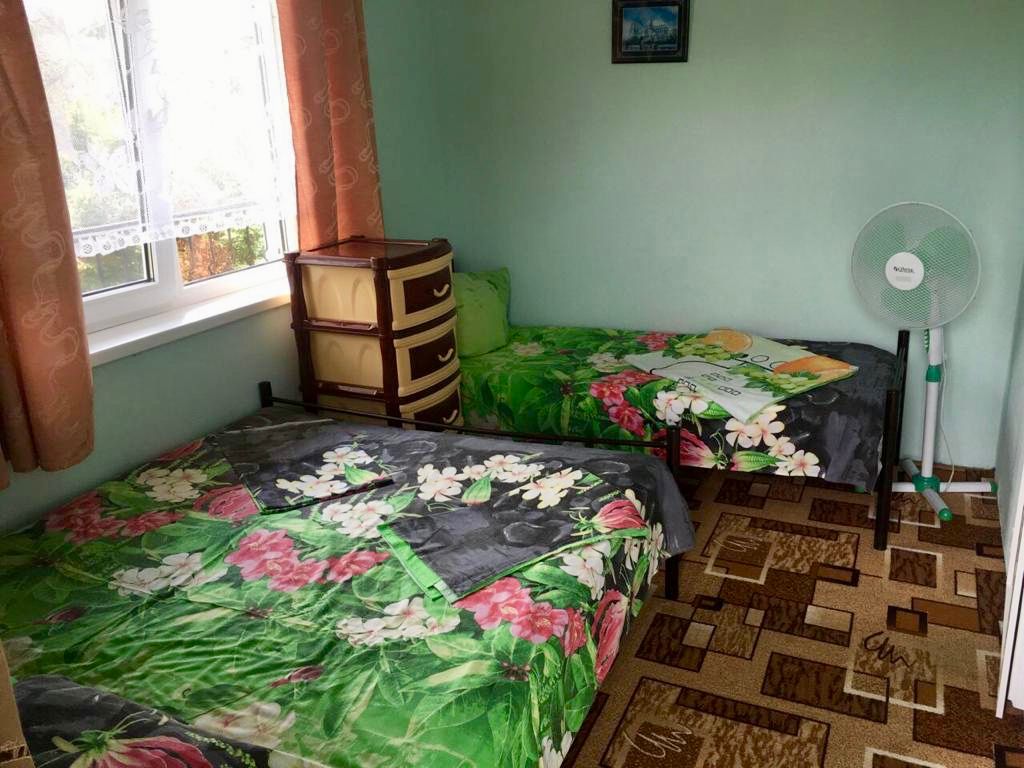 Двухместный номер с 2 отдельными кроватями стандарт с удобствами в номере