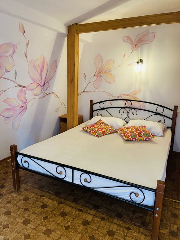 Трёхместный номер стандарт с видом на горы