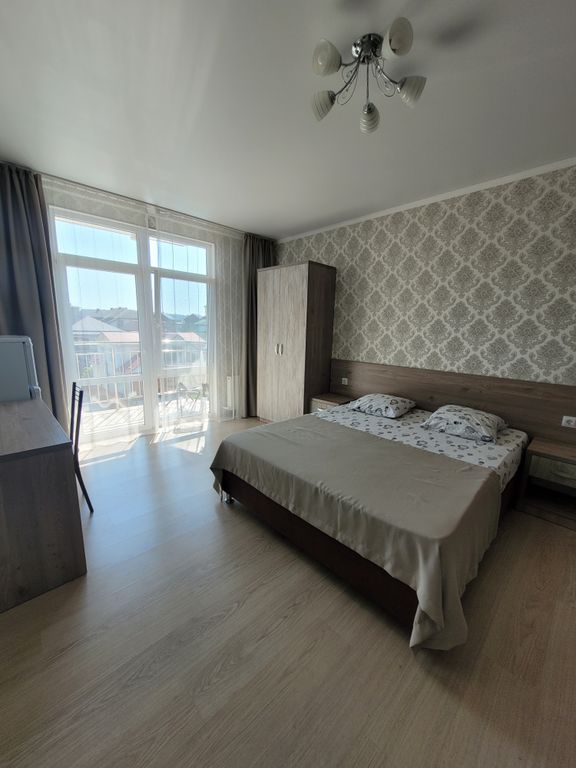 Четырёхместный номер люкс с видом на горы