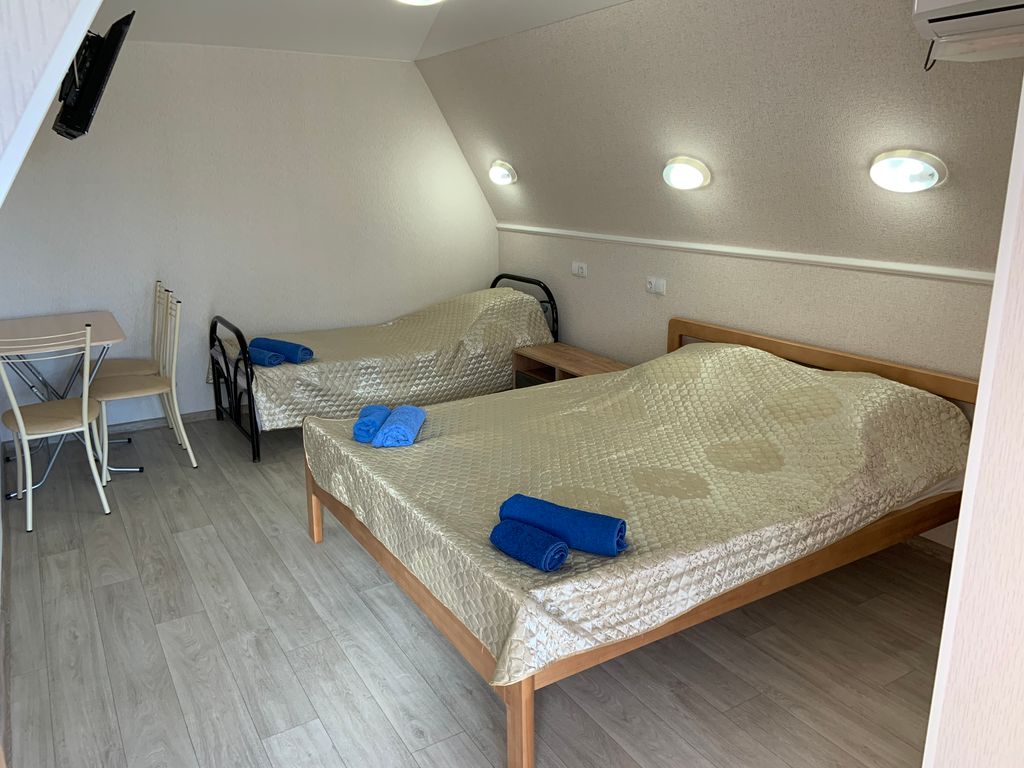 Трёхместный номер Первая категория