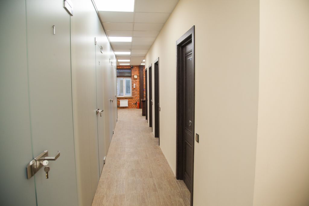 Многоместный мужской номер четырехместный мужской в стиле Лофт Дизайн