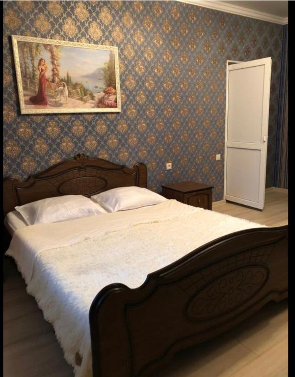 Четырёхместный номер люкс с видом на горы