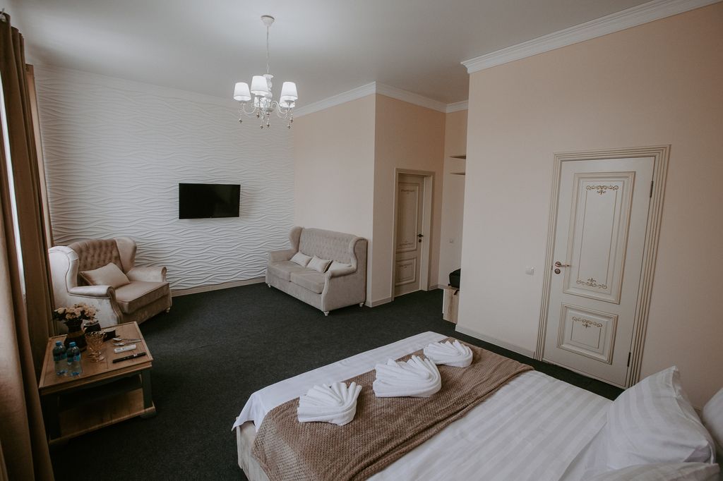 Семейный номер люкс с видом на город