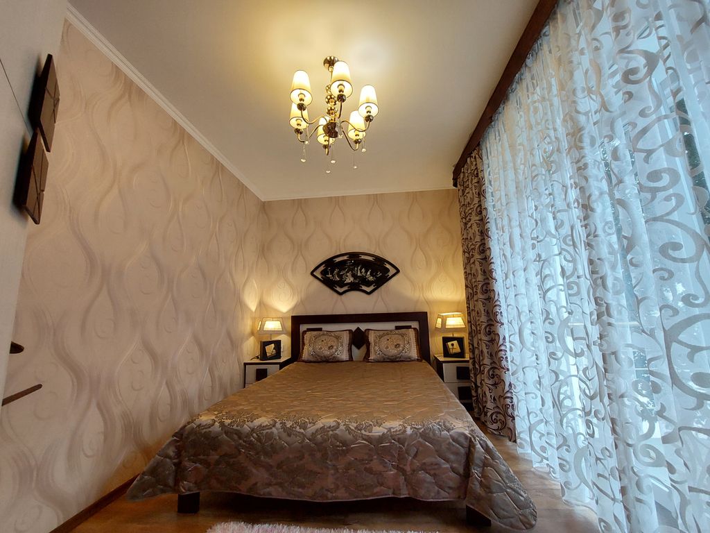 Апартаменты бежевый с мини-кухней и балконом