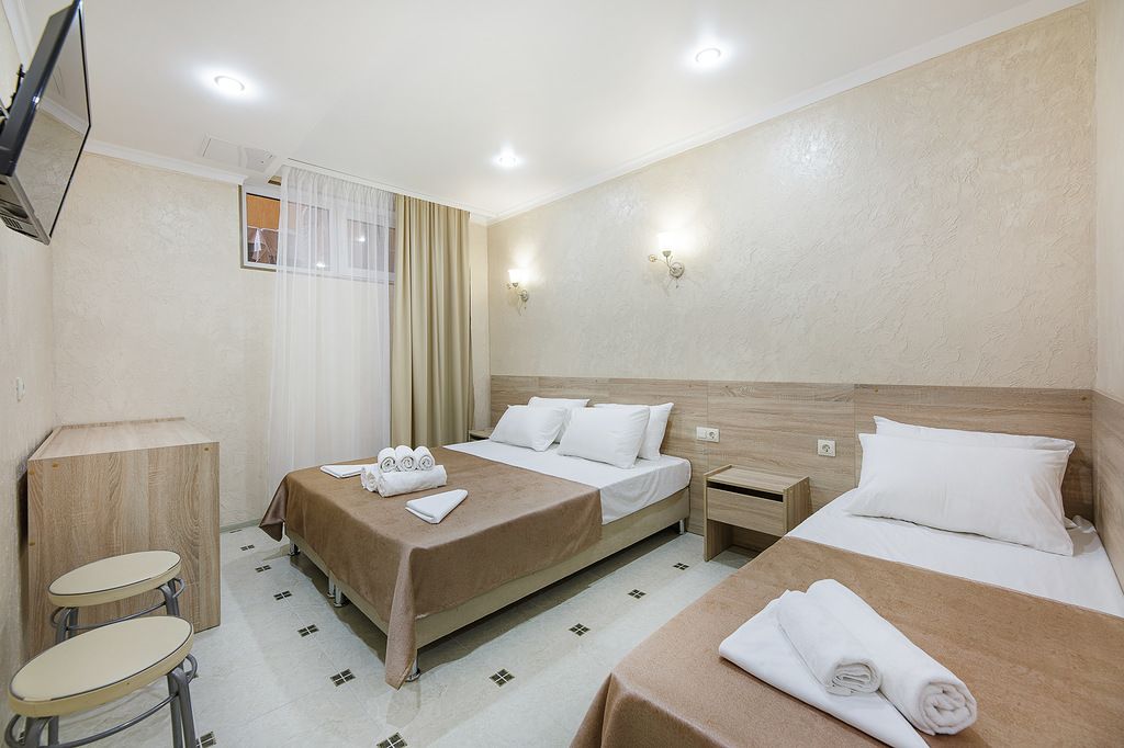 Трёхместный номер стандарт на 1-ой линии