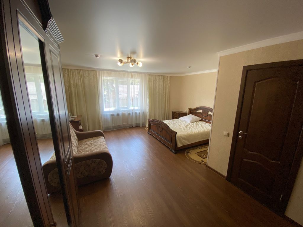 Четырёхместный номер улучшенный с видом на горы