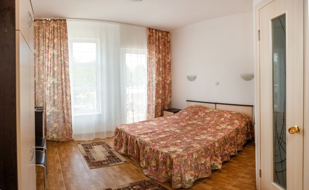 Двухместный номер с 1 кроватью стандарт с балконом с видом на море или лес